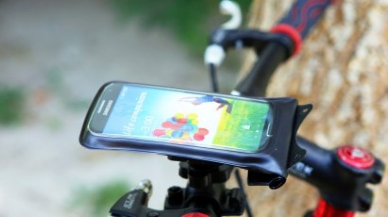 画像3: 【アウトレット】★外箱パッケージ汚れ有り★ iPhone3G〜6s/スマートフォン防水ケース  ディカパックアクション C1A (3)